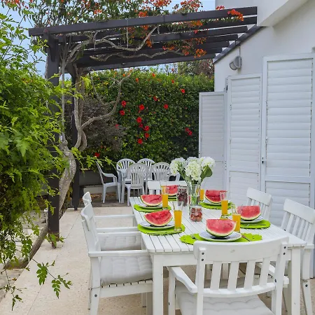 Sea Maris Villa
